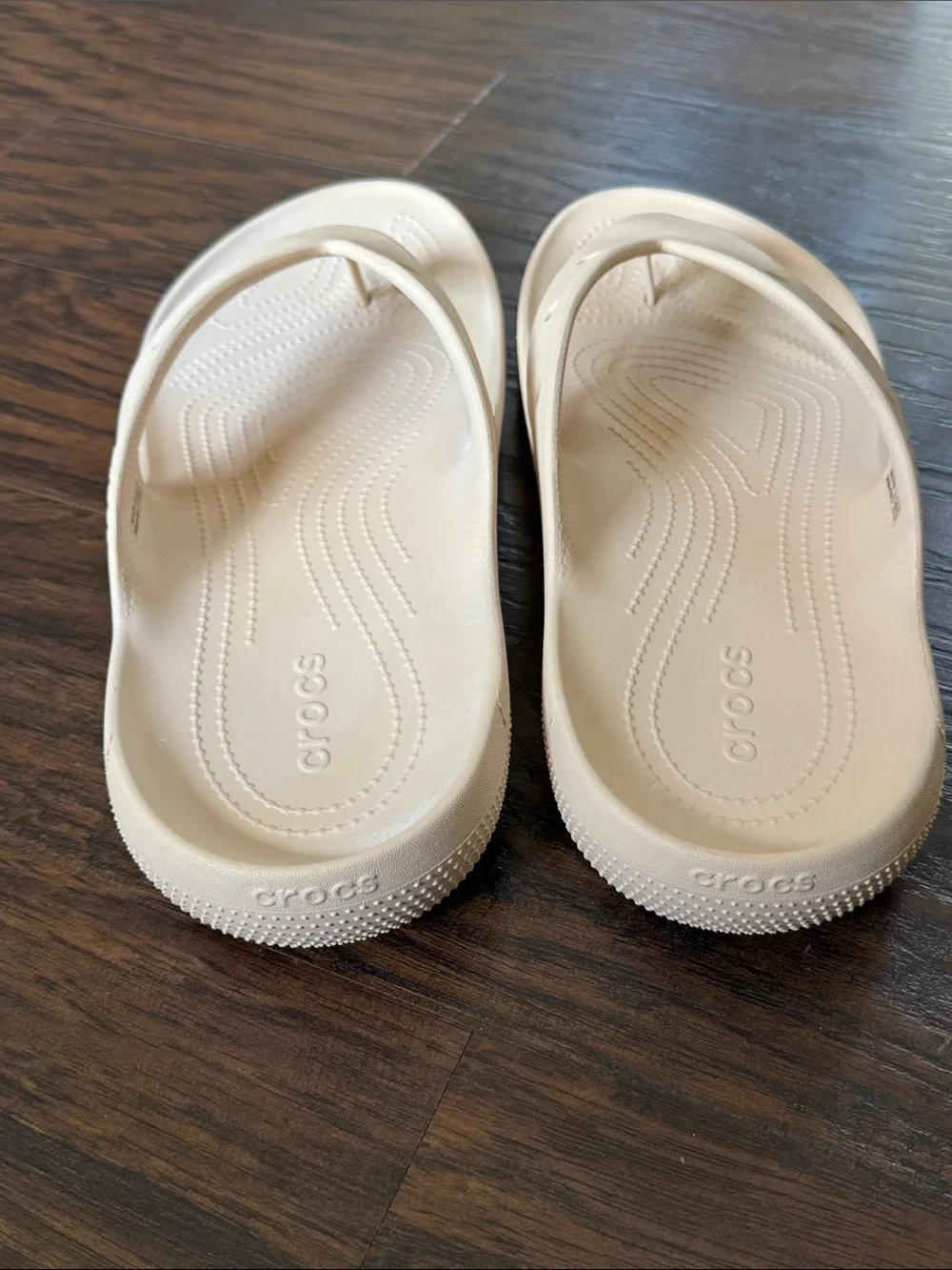 CROCS Men's Cream Flip-Flop Sandals, Like NEW